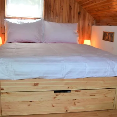 Dobra V Dobre Деревянный коттедж *